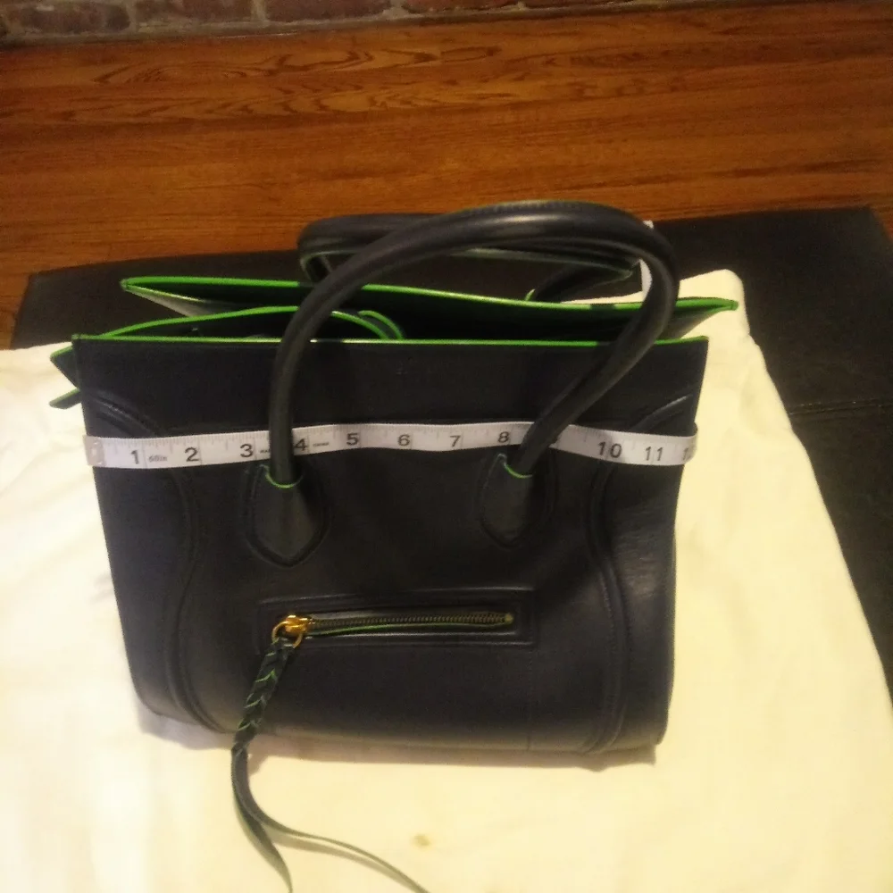💯 AUTH Celine  Phantom handbag